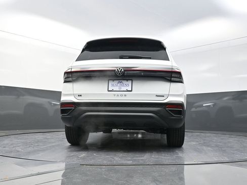 New 2026 Volkswagen Taos SE image 25