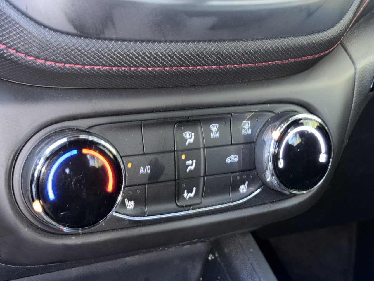 Used 2023 Chevrolet TrailBlazer RS AWD/4WD image 5