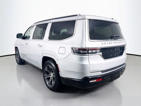 Used 2023 Jeep Grand Wagoneer 4WD w/ Flexible Seating Group image 5