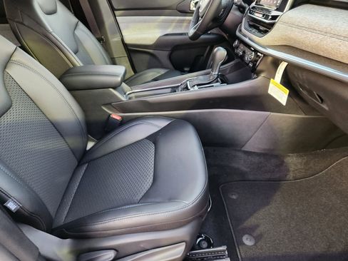 New 2026 Jeep Compass Latitude image 13