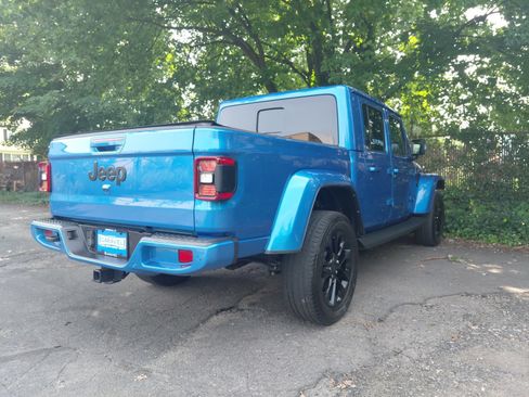 Used 2022 Jeep Gladiator Overland AWD/4WD image 34