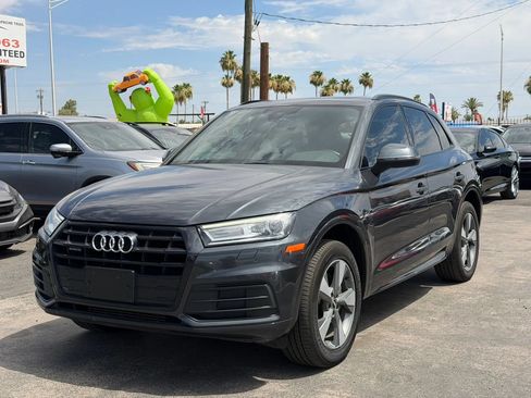 Used 2020 Audi Q5 2.0T Premium w/ Titanium Sport Package AWD/4WD image 2