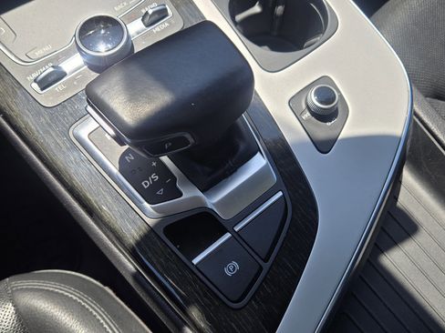 Used 2019 Audi Q7 2.0T Premium Plus w/ Premium Plus Package AWD/4WD image 19