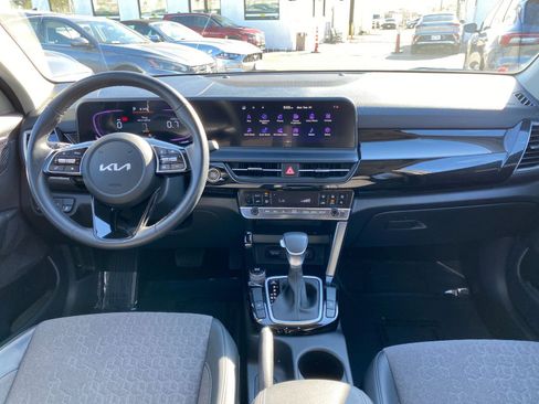 Used 2025 Kia Seltos S image 33