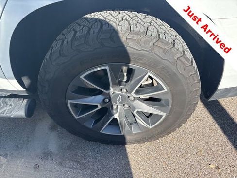 Used 2023 Chevrolet Tahoe Z71 w/ Luxury Package AWD/4WD image 20