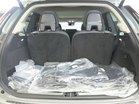 New 2026 Volvo XC90 B6 Plus w/ Protection Package Premier image 19