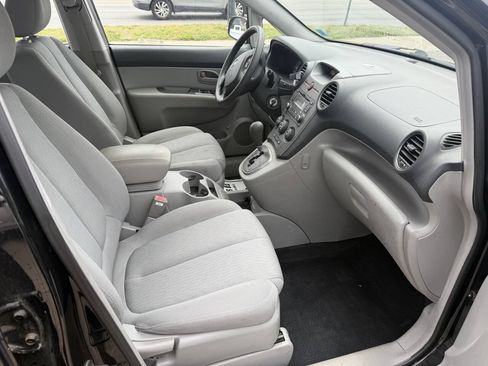 Used 2007 Kia Rondo LX w/ Convenience Pkg FWD image 11