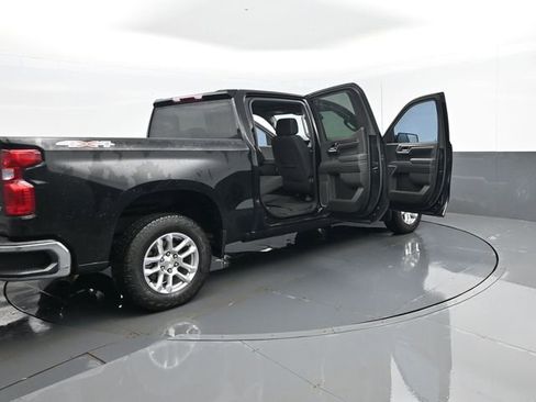 Used 2024 Chevrolet Silverado 1500 LT AWD/4WD image 29