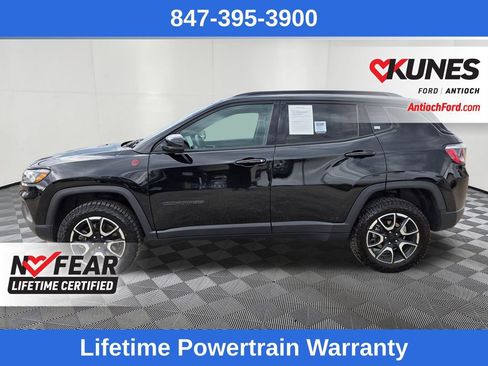 Used 2024 Jeep Compass Trailhawk AWD/4WD image 4
