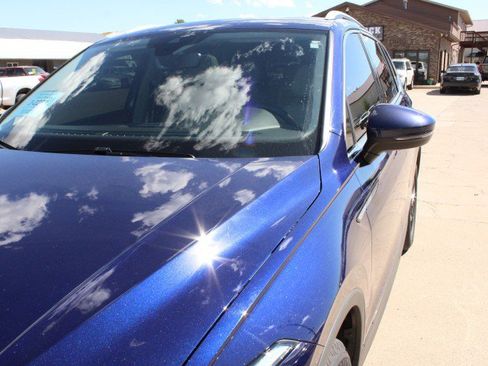 Used 2024 Volkswagen Tiguan SE w/ Panoramic Sunroof Package AWD/4WD image 7