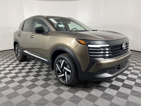 New 2026 Nissan Kicks SV w/ SV Premium Package image 2