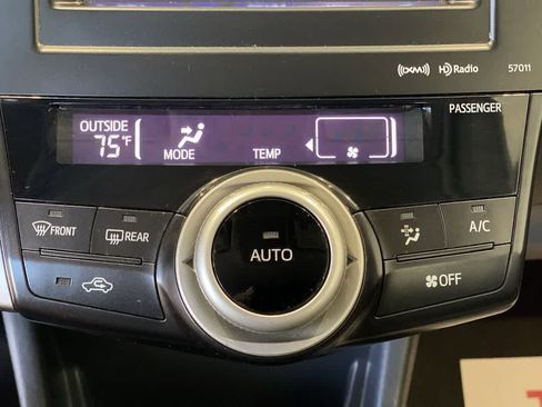 Used 2014 Toyota Prius V Five FWD image 21