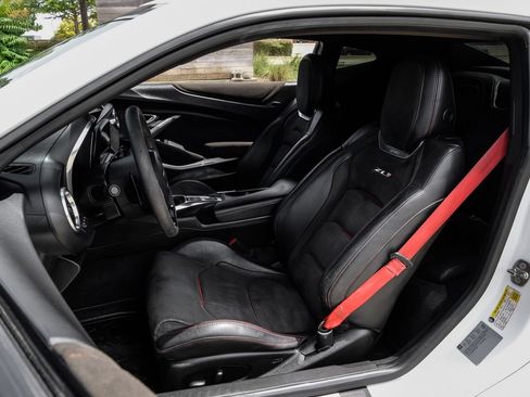 Used 2017 Chevrolet Camaro ZL1 RWD image 30