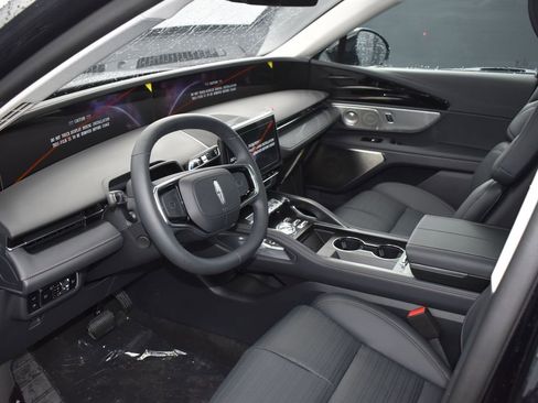 New 2026 Lincoln Nautilus Reserve image 8