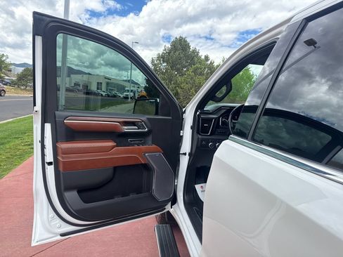 Used 2023 GMC Sierra 1500 Denali Ultimate AWD/4WD image 11