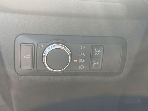 Used 2021 Ford Escape SE w/ SE Sport Appearance Package image 22