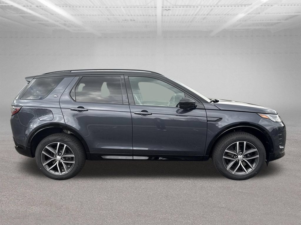 Used 2025 Land Rover Discovery Sport Dynamic SE AWD/4WD image 5