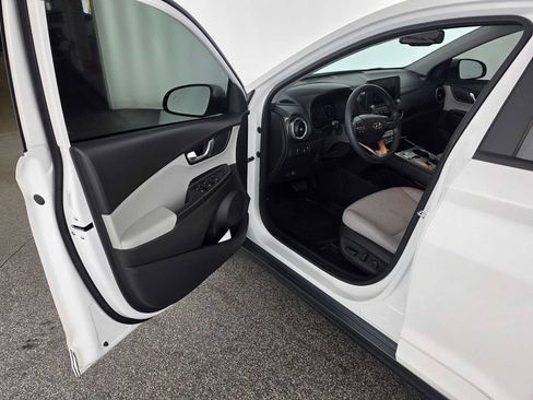 Used 2023 Hyundai Kona SE w/ Cargo Package FWD image 19