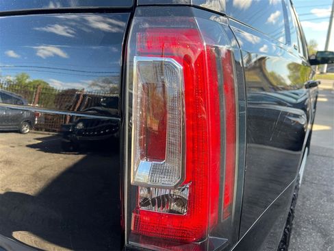 Used 2019 GMC Yukon SLT AWD/4WD image 20