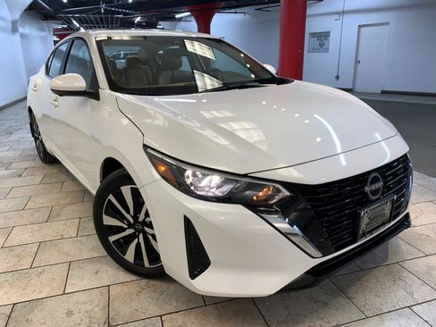 Used 2024 Nissan Sentra SV w/ SV Premium Package image 2