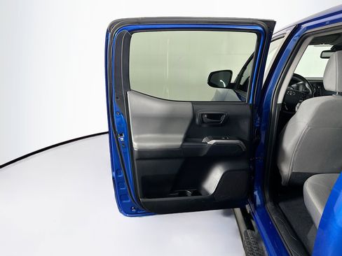 Used 2018 Toyota Tacoma SR5 image 25