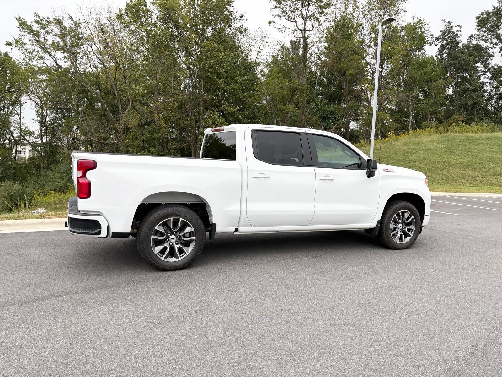 Used 2024 Chevrolet Silverado 1500 RST w/ Z71 Off-Road Package AWD/4WD image 8