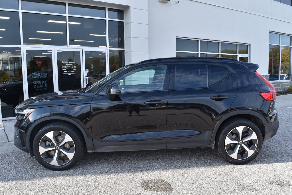 Used 2023 Volvo XC40 B4 Ultimate FWD image 4