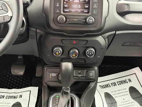 Used 2019 Jeep Renegade Sport image 20