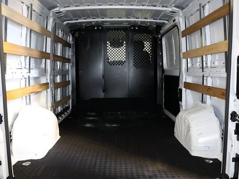 Used 2025 RAM ProMaster 2500 w/ U-Haul Equipment Group FWD image 21