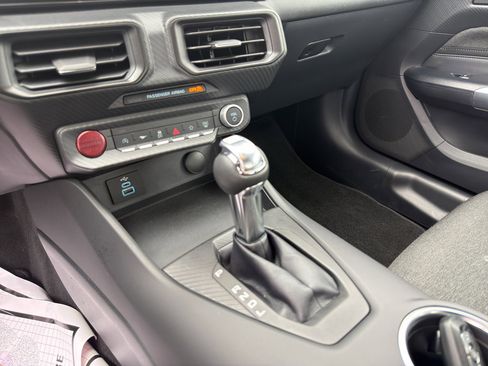 Used 2025 Ford Mustang Coupe RWD image 9