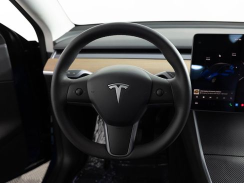 Used 2021 Tesla Model Y Long Range AWD/4WD image 29