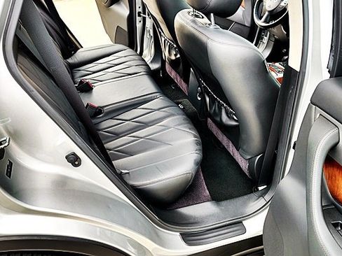 Used 2011 INFINITI FX35 AWD w/ Premium Pkg image 17