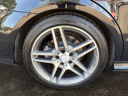 Used 2016 Mercedes-Benz E 350 4MATIC Sedan image 40