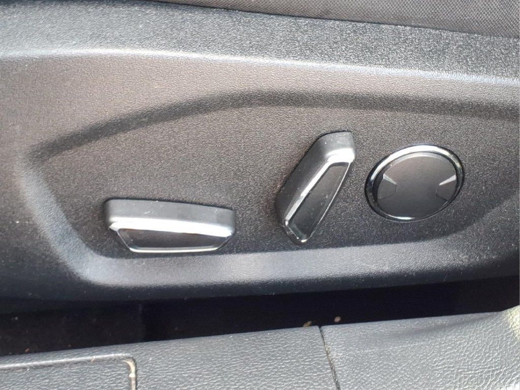 Used 2020 Ford Fusion SE AWD/4WD image 17