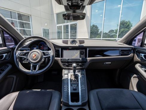 Used 2019 Porsche Macan AWD/4WD image 46