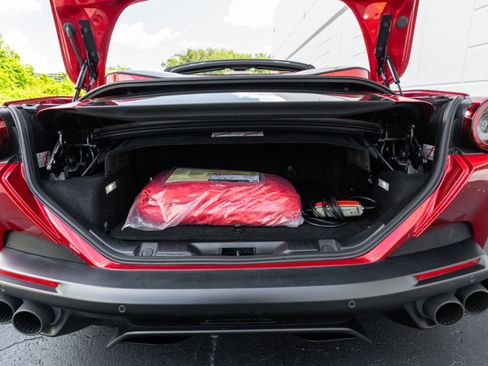 Used 2019 Ferrari Portofino RWD image 76