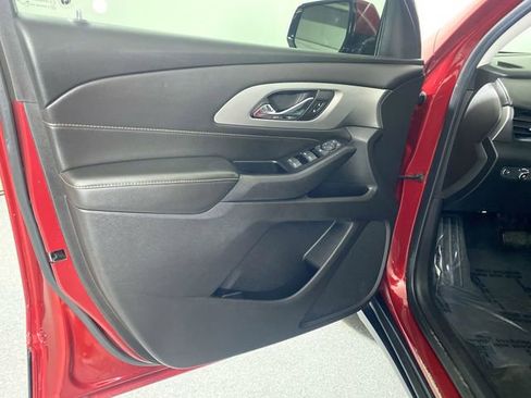 Used 2019 Chevrolet Traverse LT image 18