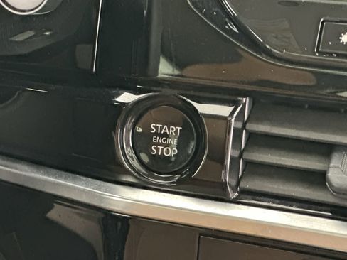 Used 2025 Nissan Pathfinder Platinum w/ Cargo Package image 34