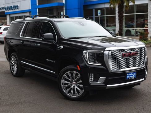 Used 2021 GMC Yukon XL Denali w/ Denali Ultimate Package image 2