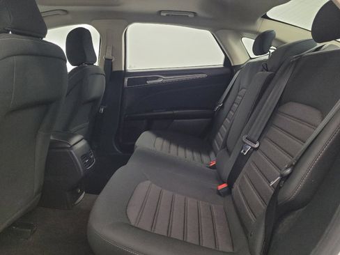 Used 2020 Ford Fusion SE FWD image 18