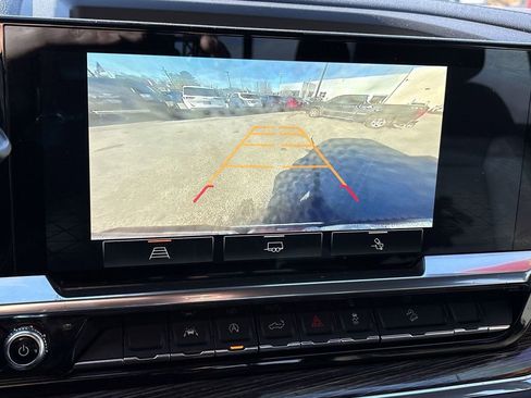 Used 2024 GMC Sierra 1500 SLE w/ Preferred Package image 18