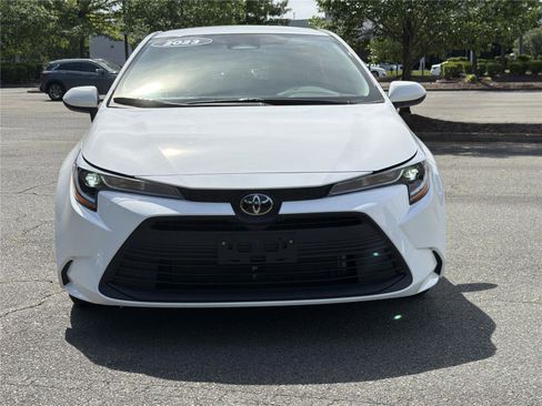 Used 2023 Toyota Corolla LE w/ Carpet Mat Package (TMS) FWD image 31