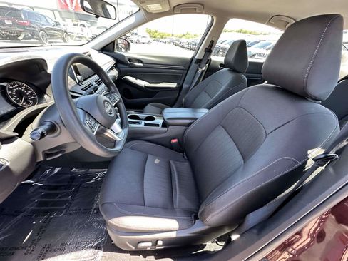 Used 2024 Nissan Altima 2.5 SV FWD image 19