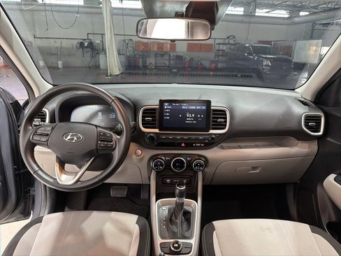 Used 2024 Hyundai Venue SEL image 23