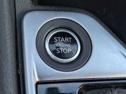 Used 2025 Nissan Sentra SV image 19