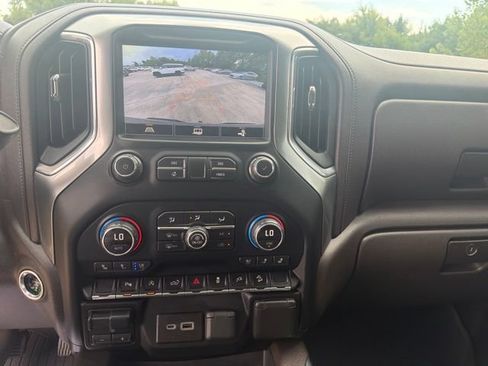 Used 2020 Chevrolet Silverado 1500 LTZ AWD/4WD image 15
