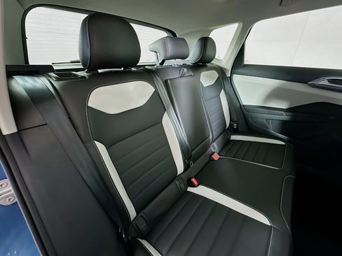 New 2026 Volkswagen Taos SEL image 26