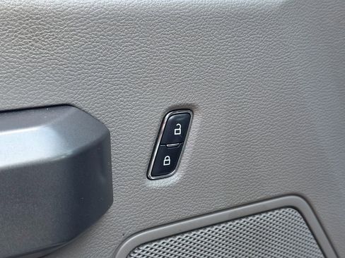 Used 2015 Ford F150 XLT w/ Equipment Group 302A Luxury image 31