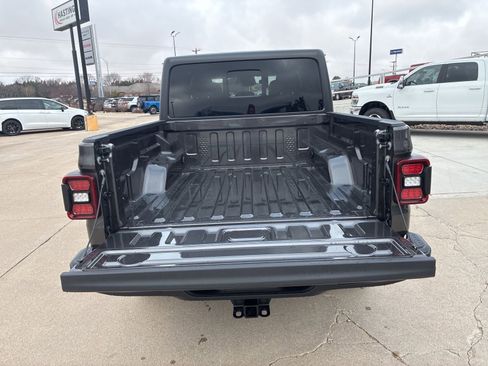 New 2026 Jeep Gladiator Sport image 5