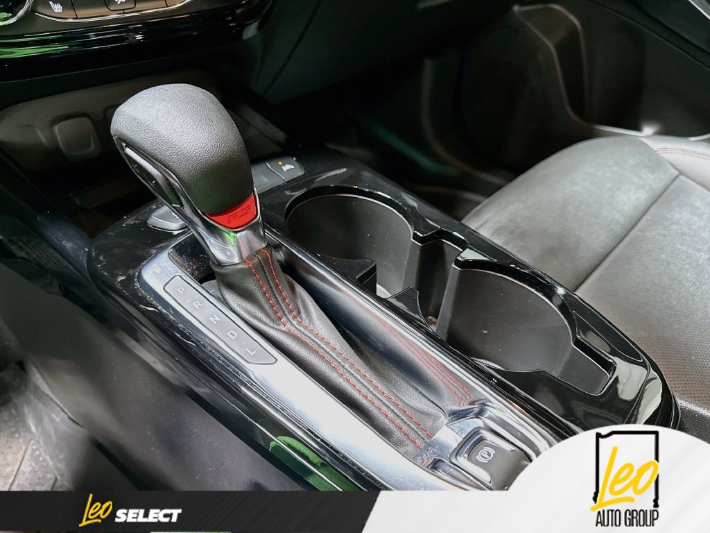 Used 2024 Chevrolet Trax RS w/ Sunroof Package FWD image 19